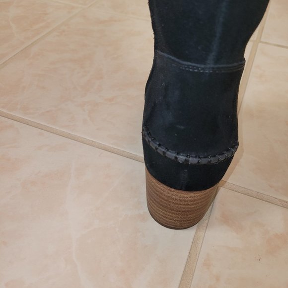 Black Suede UGG elegant boots, NWT, size 9 - Picture 5 of 14